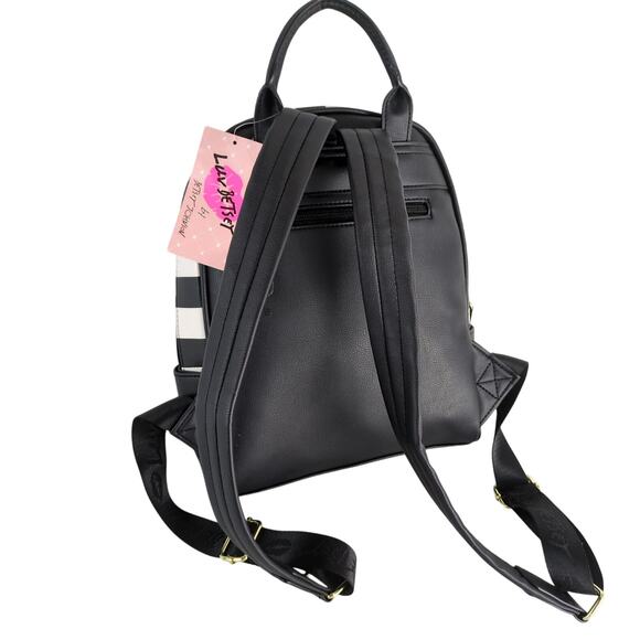 NWT Luv Betsey Johnson Santa Claus Mini Backpack Bag $88 MSRP Vegan Leather - Picture 2 of 11